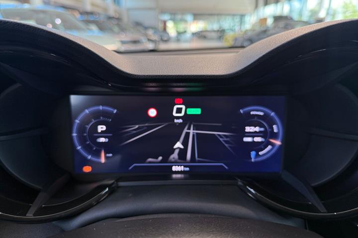 Grøn Alfa Romeo Junior fra 2024