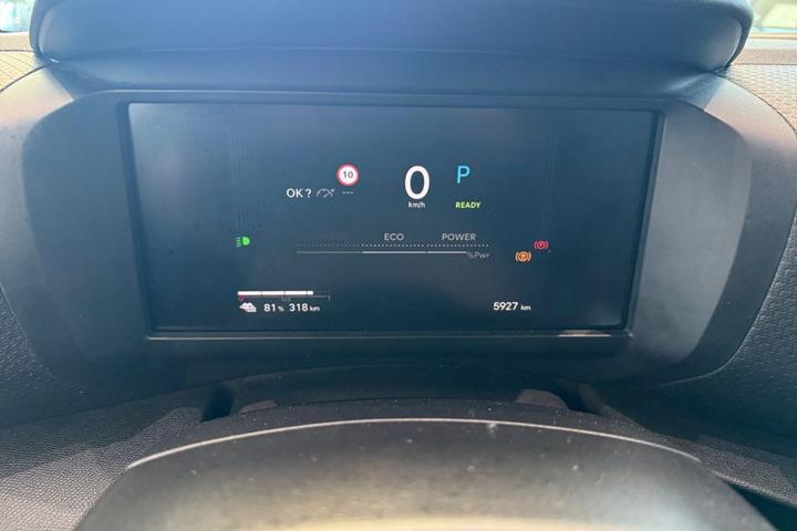 Blå Citroën ë-C4 X fra 2025