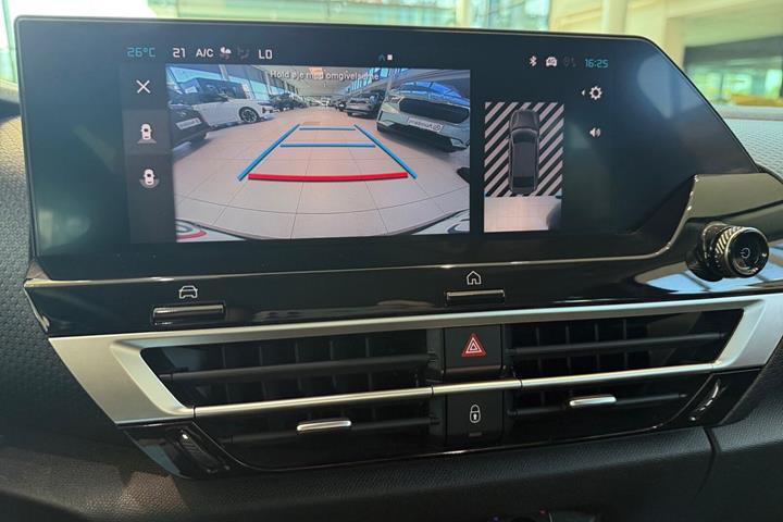 Blå Citroën ë-C4 X fra 2025