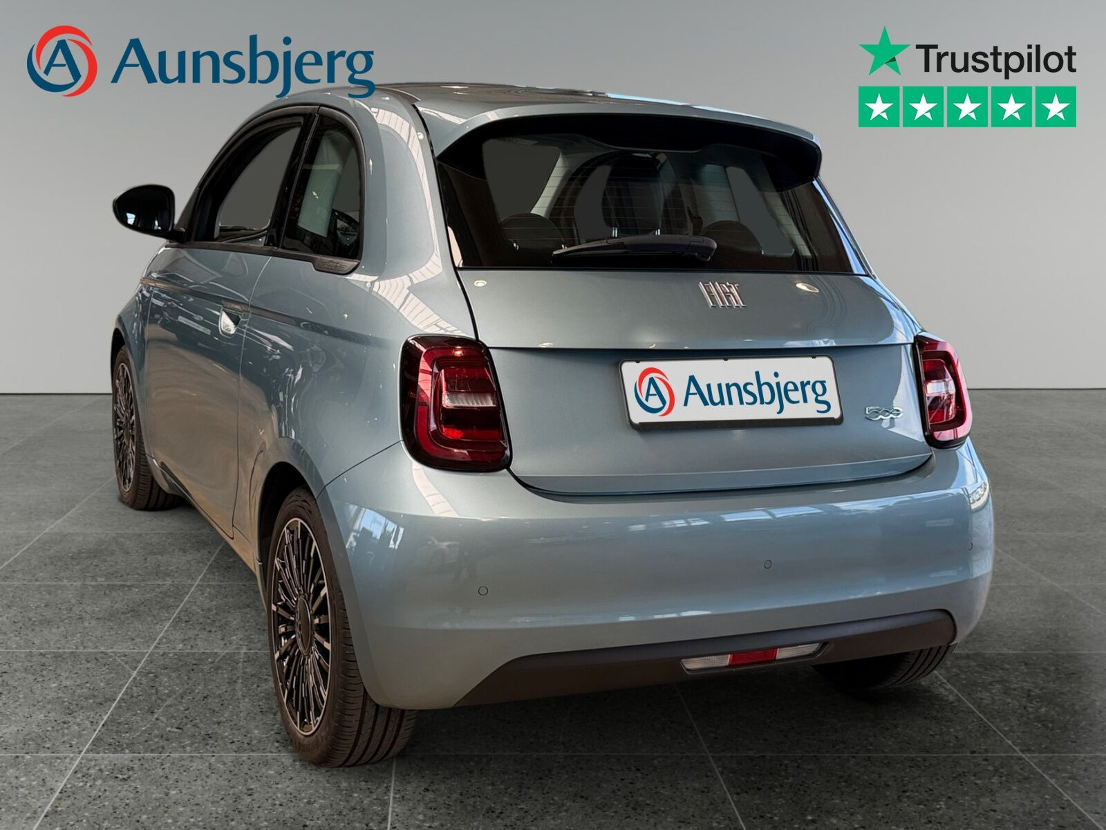 Blå Fiat 500e fra 2022