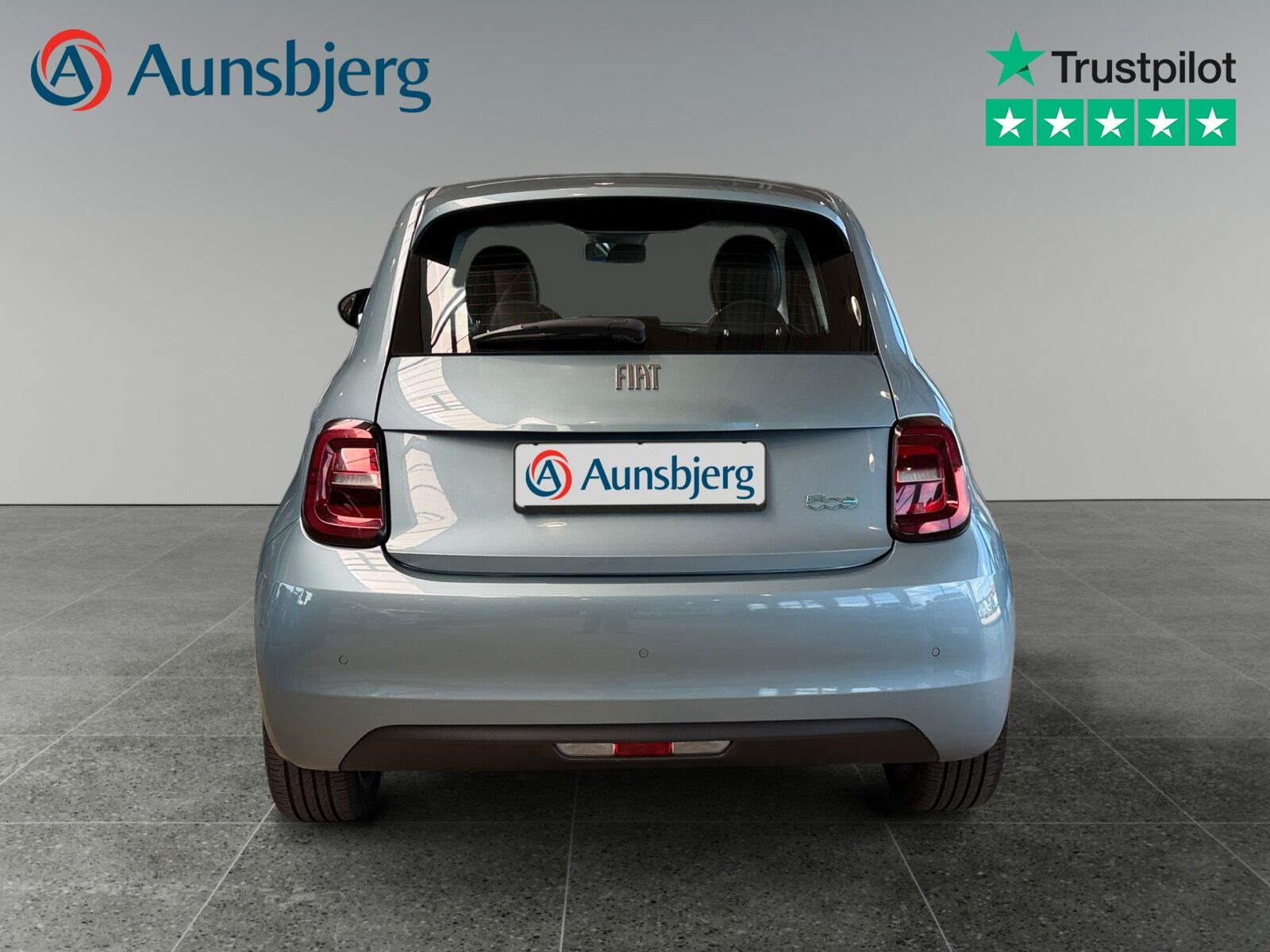 Blå Fiat 500e fra 2022