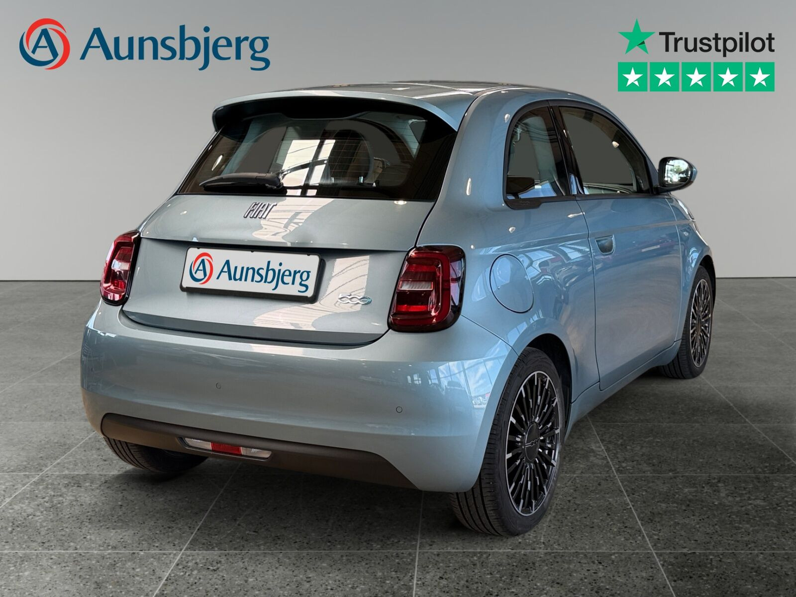 Blå Fiat 500e fra 2022