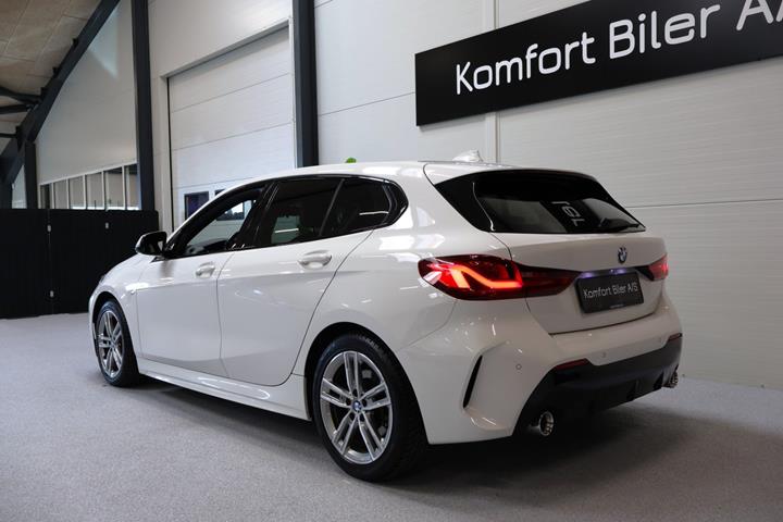 Hvid BMW 120d fra 2021