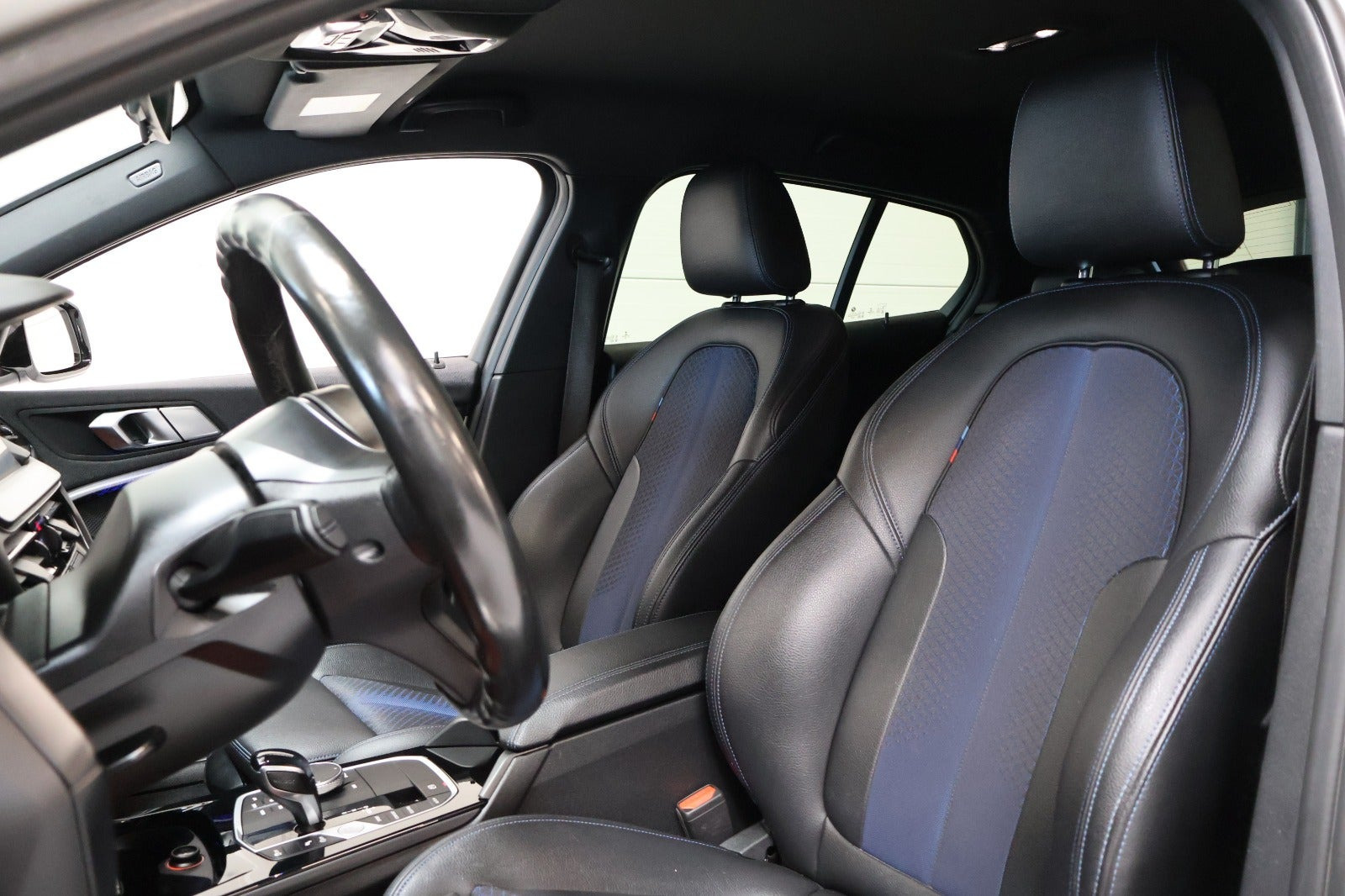Hvid BMW 120d fra 2021
