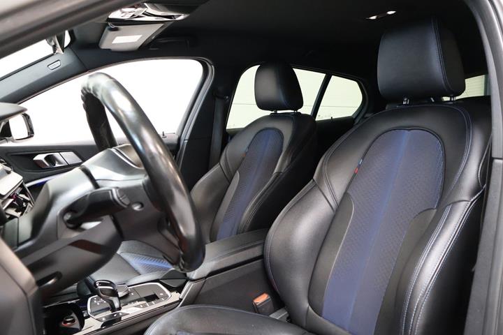 Hvid BMW 120d fra 2021