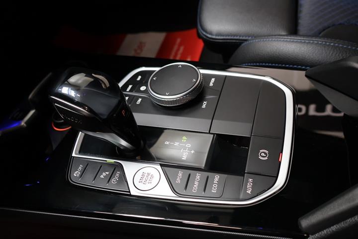 Hvid BMW 120d fra 2021
