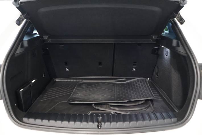 Hvid BMW 120d fra 2021