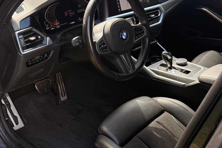 Grå BMW 3-Serie fra 2020