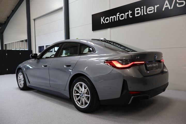 Grå BMW i4 fra 2022