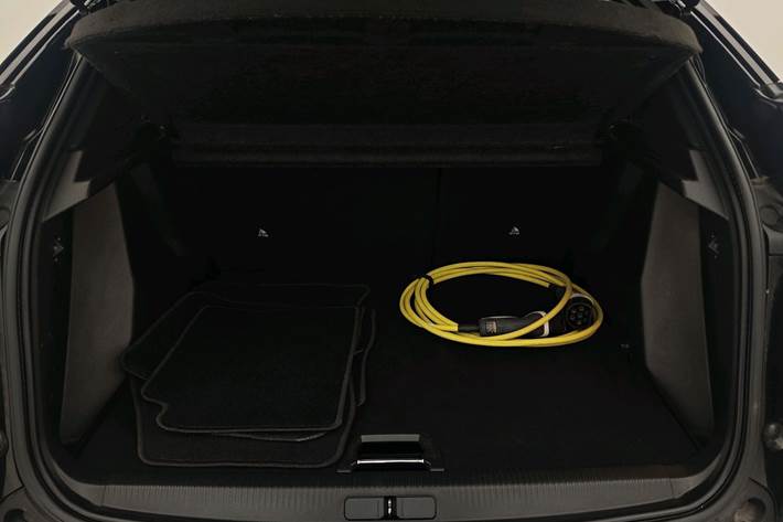 Sort Peugeot e-2008 fra 2021