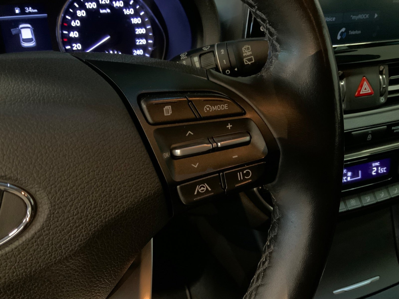 Grå Hyundai i30 fra 2022