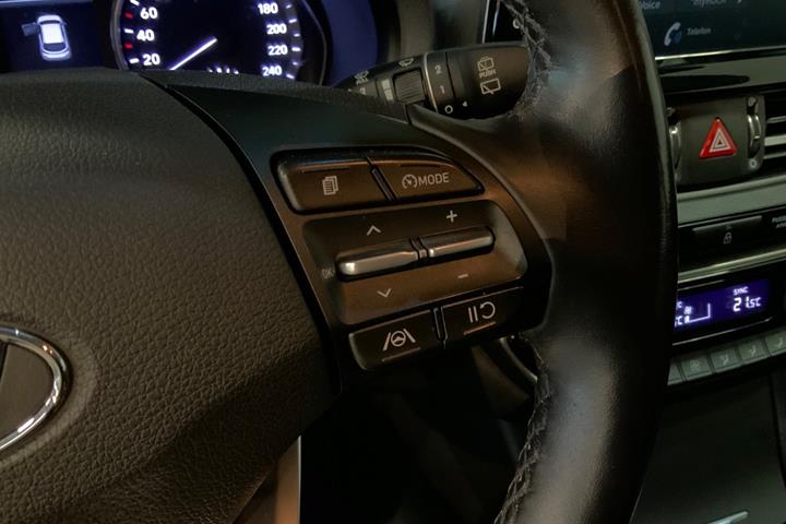 Grå Hyundai i30 fra 2022