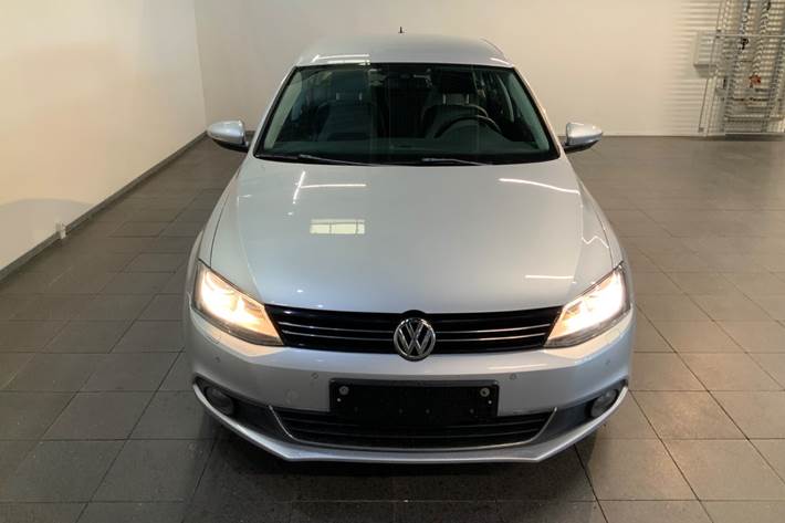 Sølv VW Jetta fra 2012