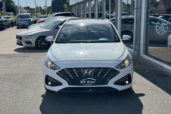 Hvid Hyundai i30 fra 2021