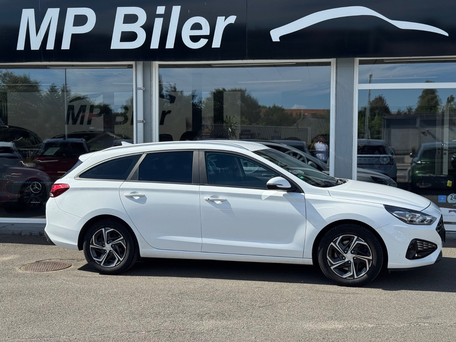 Hvid Hyundai i30 fra 2021