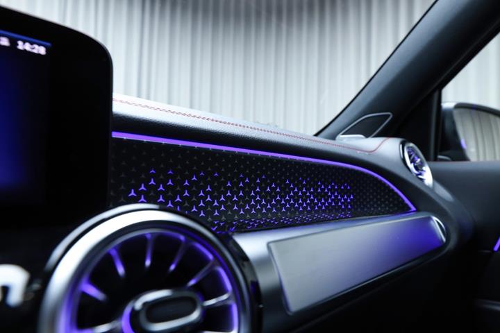 Grå Mercedes EQB250+ fra 2026