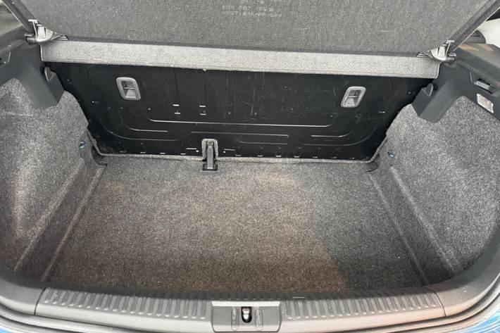Blå VW Polo fra 2017
