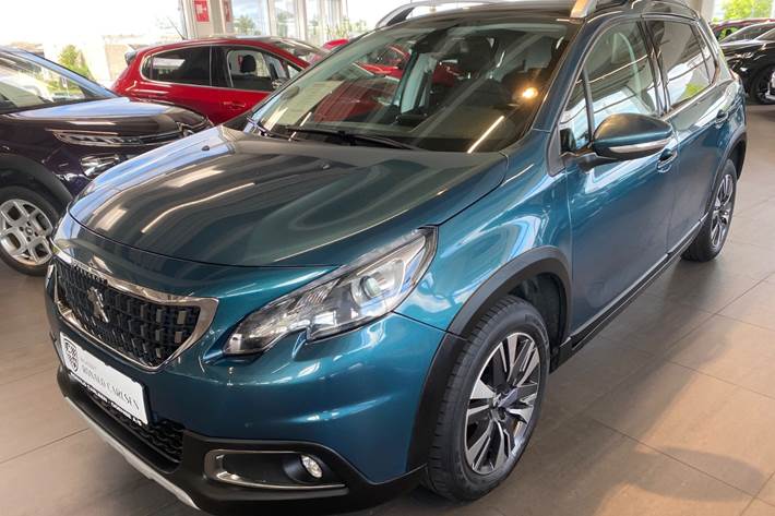 Grøn Peugeot 2008 fra 2019