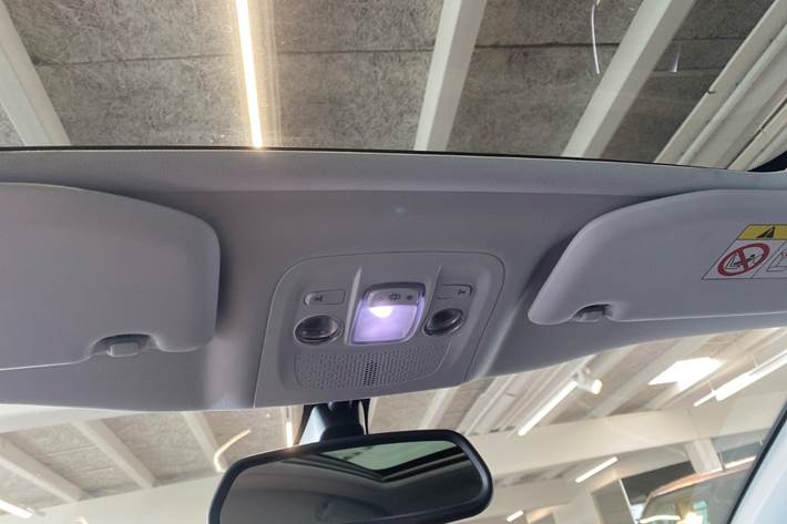 Grøn Peugeot 2008 fra 2019