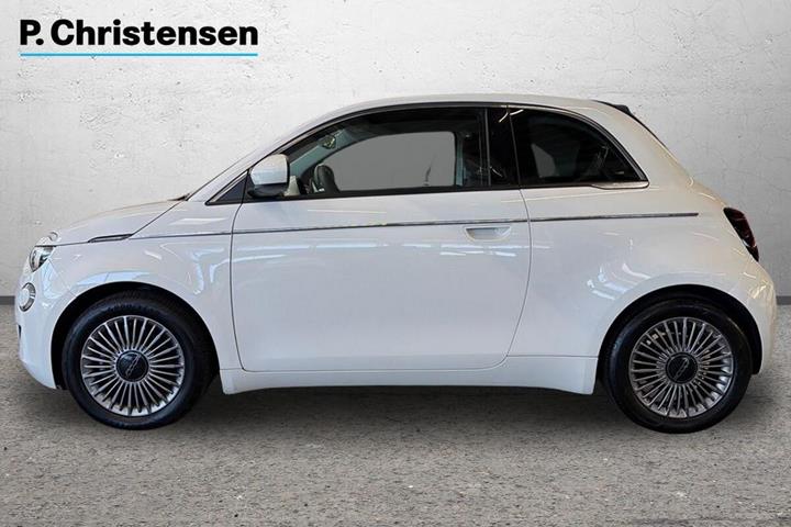 Hvid Fiat 500e fra 2023