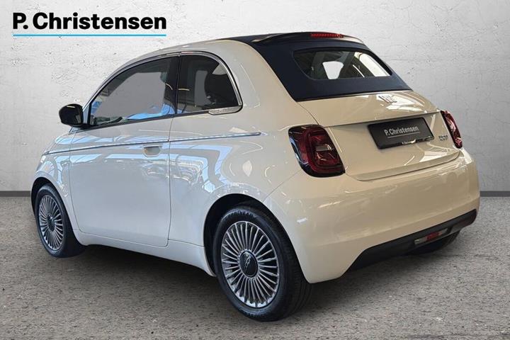 Hvid Fiat 500e fra 2023