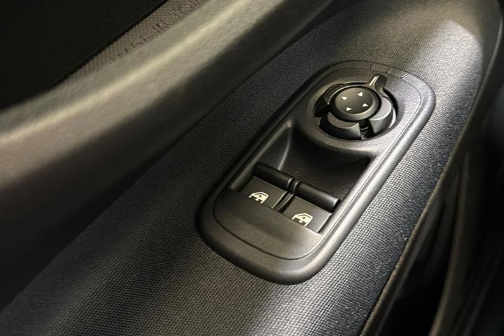 Hvid Fiat 500e fra 2023