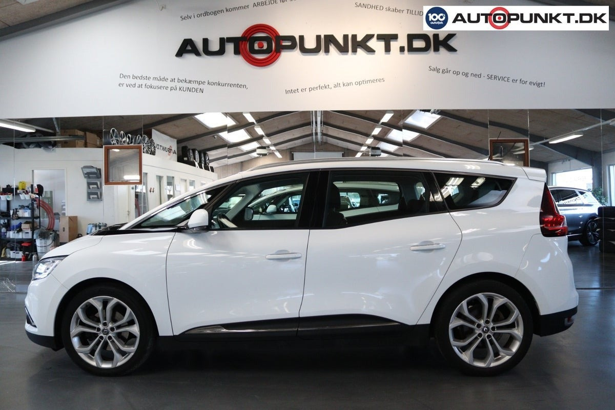 Hvid Renault Grand Scenic IV fra 2018