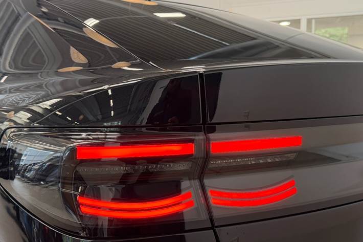 Sort Ford Capri fra 2025