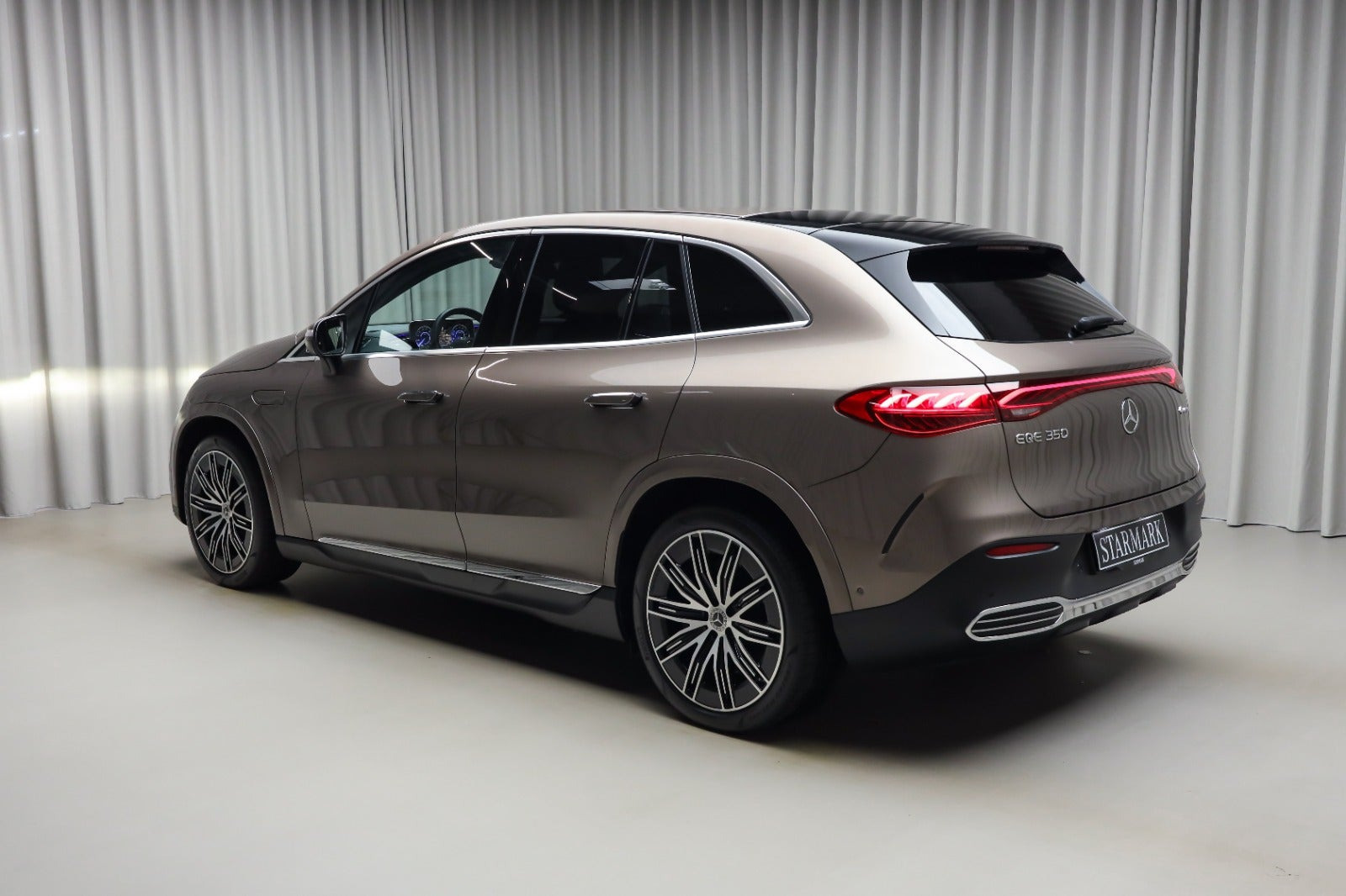Brun Mercedes EQE350 SUV fra 2025