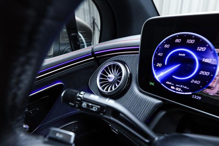 Brun Mercedes EQE350 SUV fra 2025