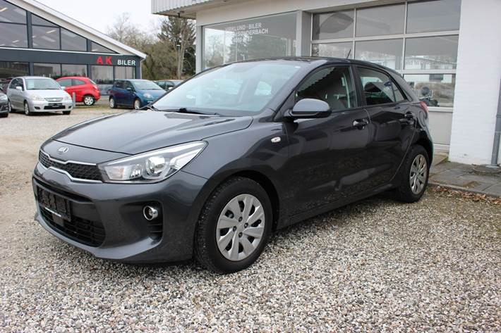 Grå Kia Rio fra 2017