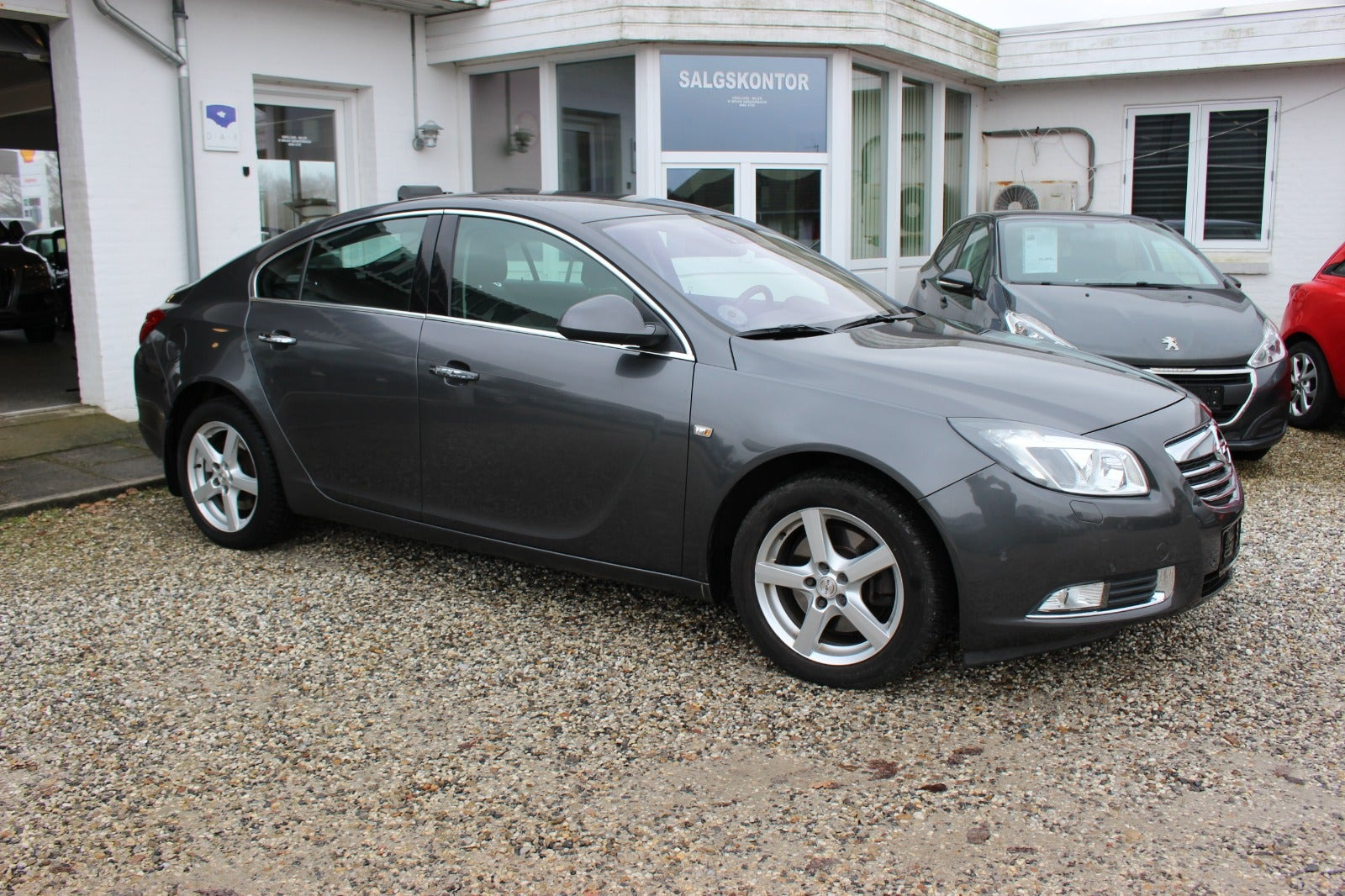 Grå Opel Insignia fra 2010