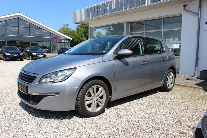 Grå Peugeot 308 fra 2015