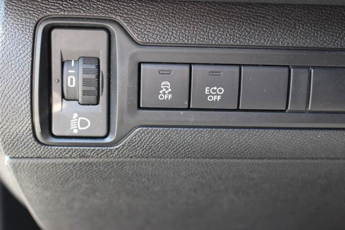 Grå Peugeot 308 fra 2015