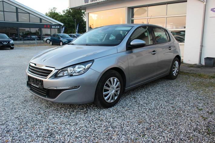 Grå Peugeot 308 fra 2014