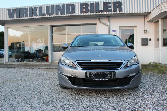Grå Peugeot 308 fra 2014