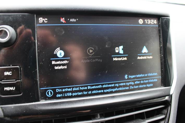 Grå Peugeot 208 fra 2017