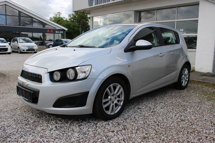 Sølv Chevrolet Aveo fra 2013