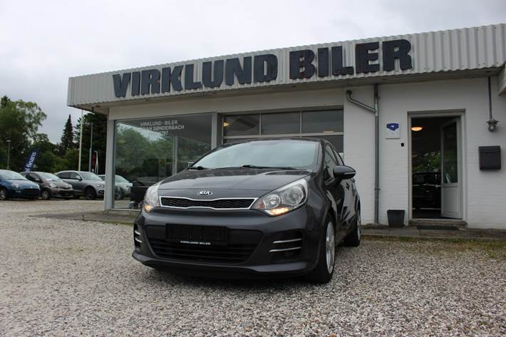 Grå Kia Rio fra 2016