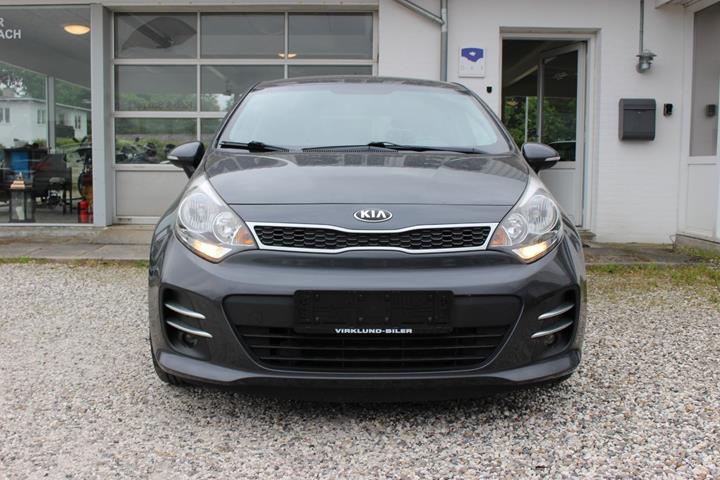Grå Kia Rio fra 2016