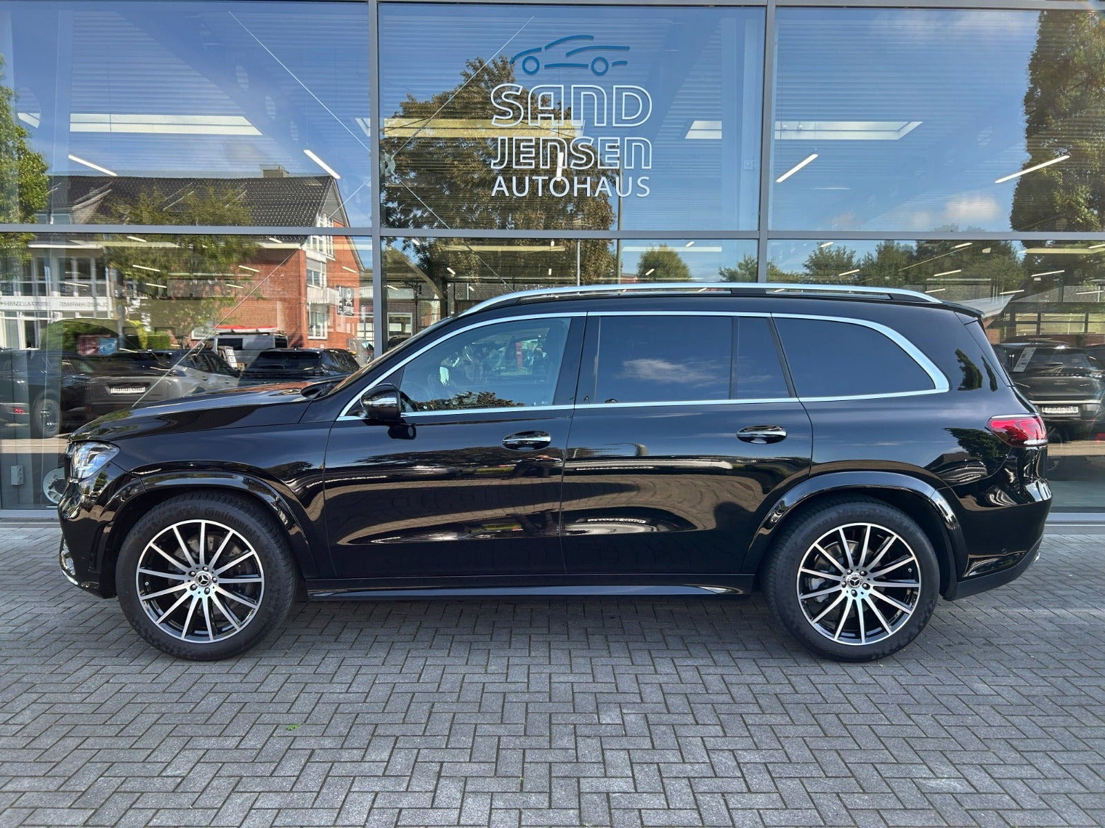 Sort Mercedes GLS400 d fra 2023