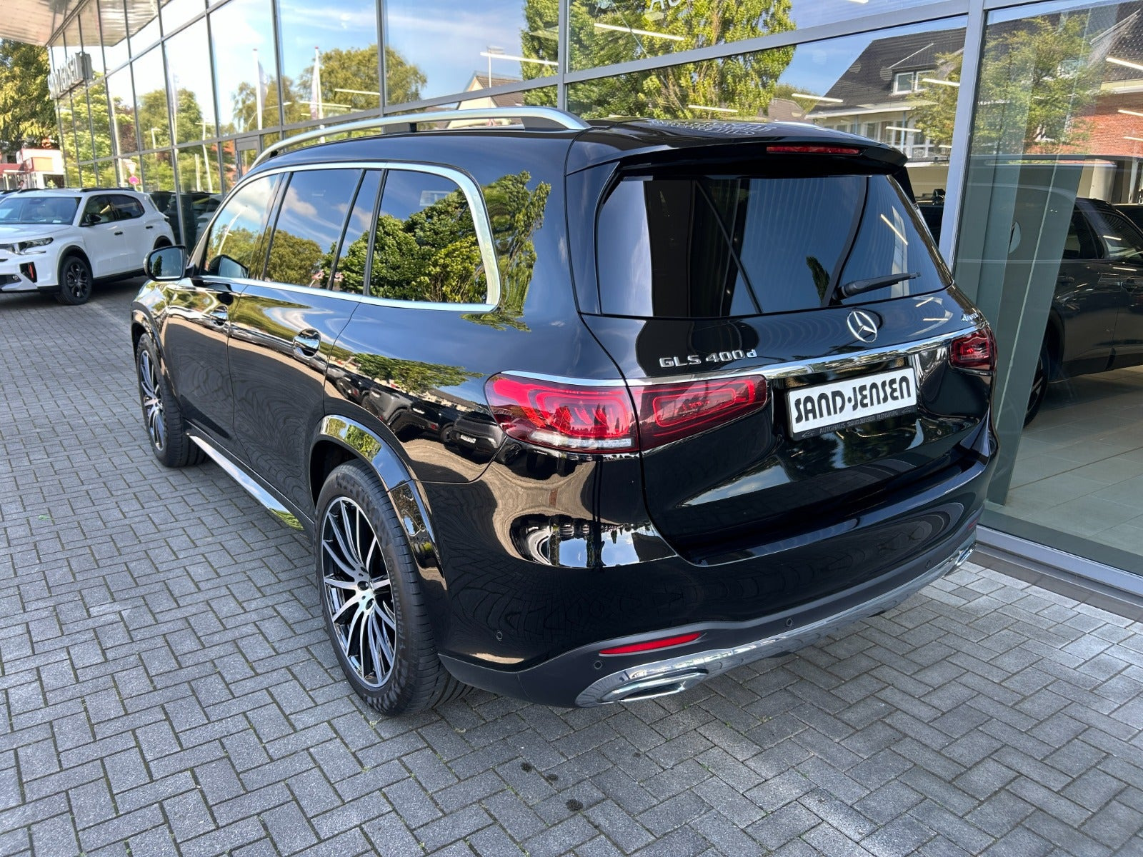 Sort Mercedes GLS400 d fra 2023