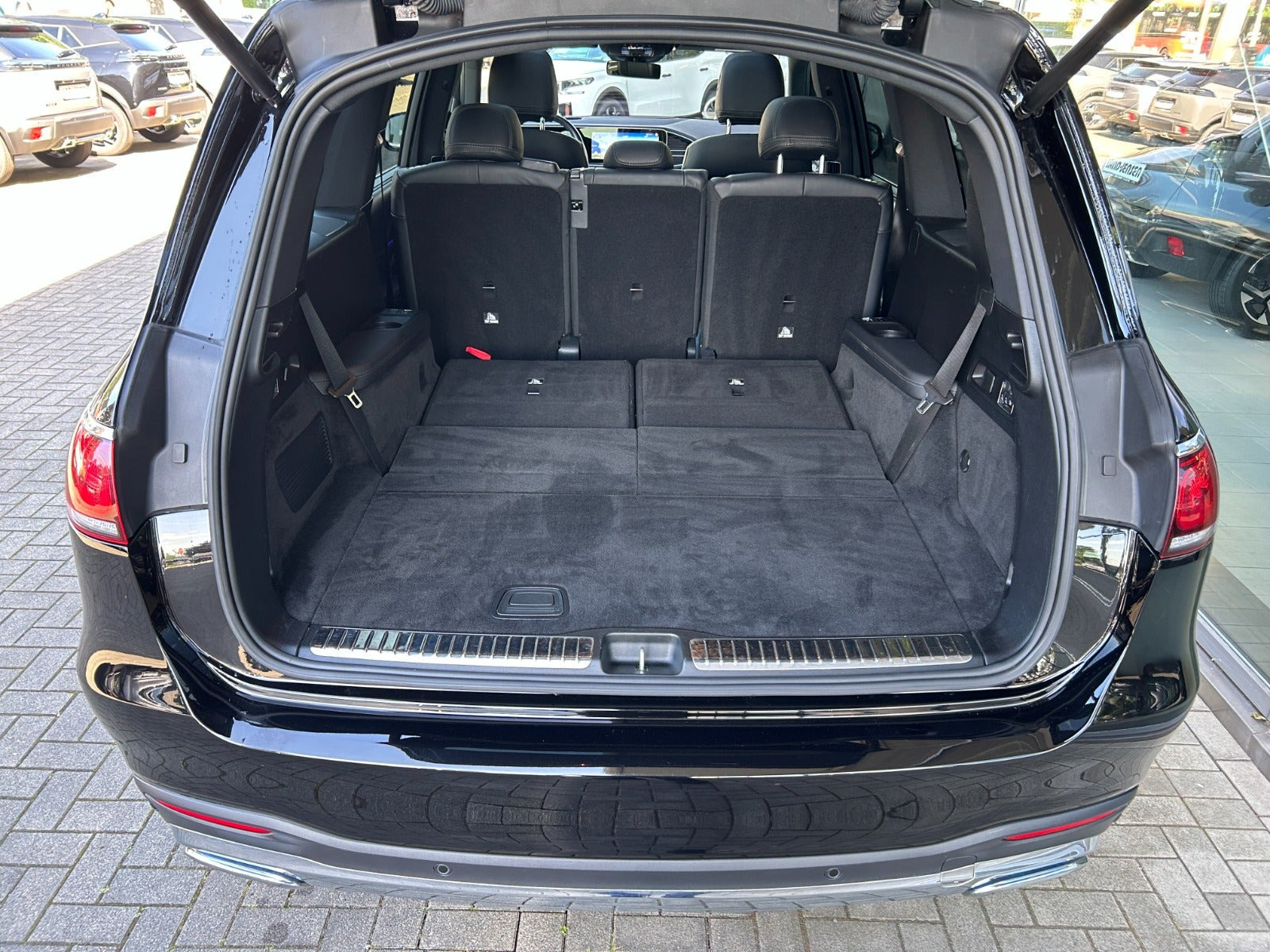 Sort Mercedes GLS400 d fra 2023