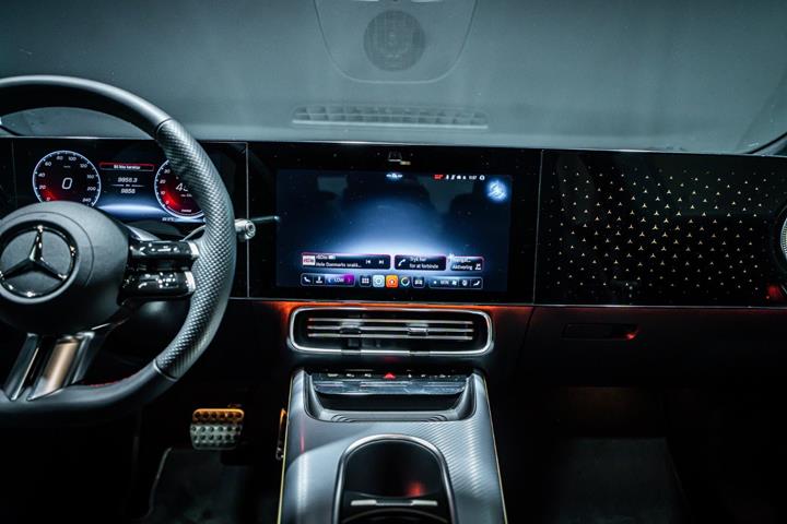 Sort Mercedes CLA250+ fra 2025