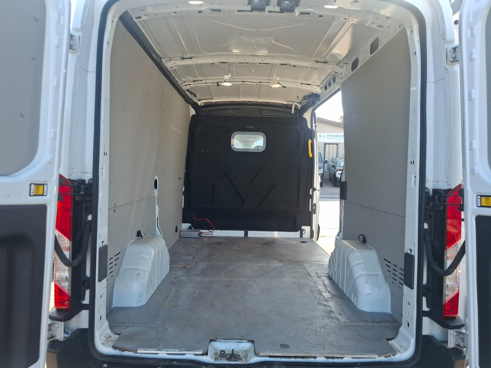 Hvid Ford Transit 350 L2 Van fra 2020