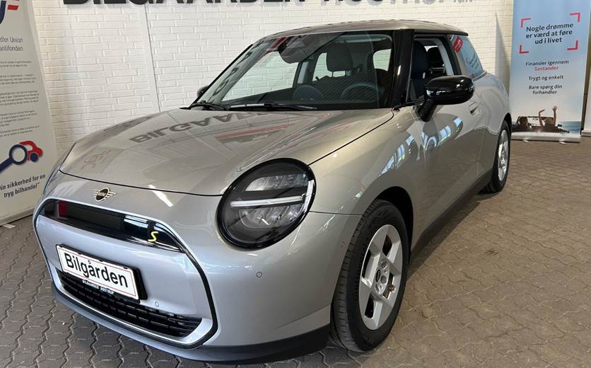 Mini Cooper SE Essential Trim