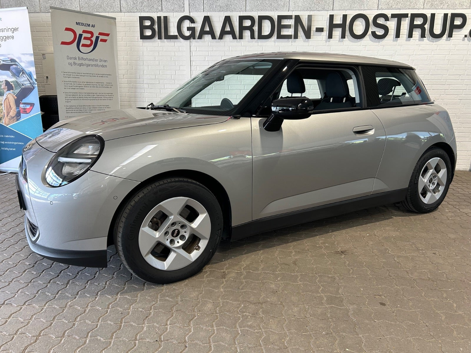 Sølv Mini Cooper SE fra 2024
