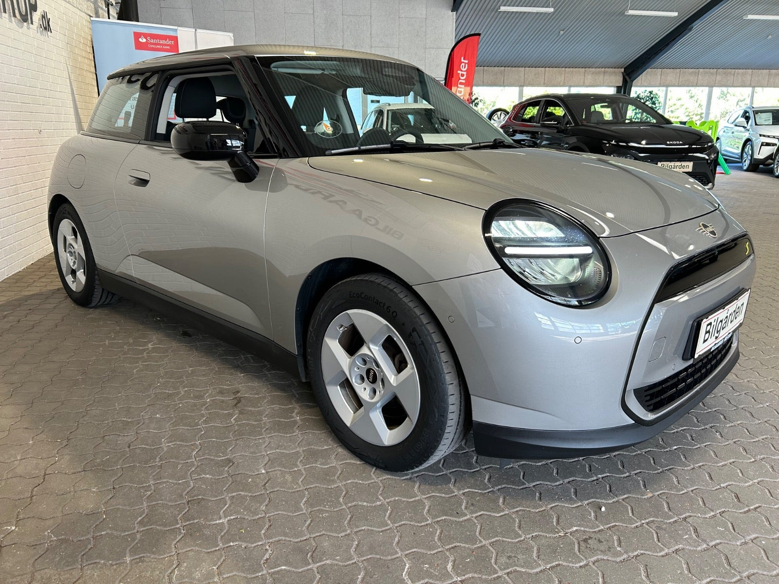 Sølv Mini Cooper SE fra 2024