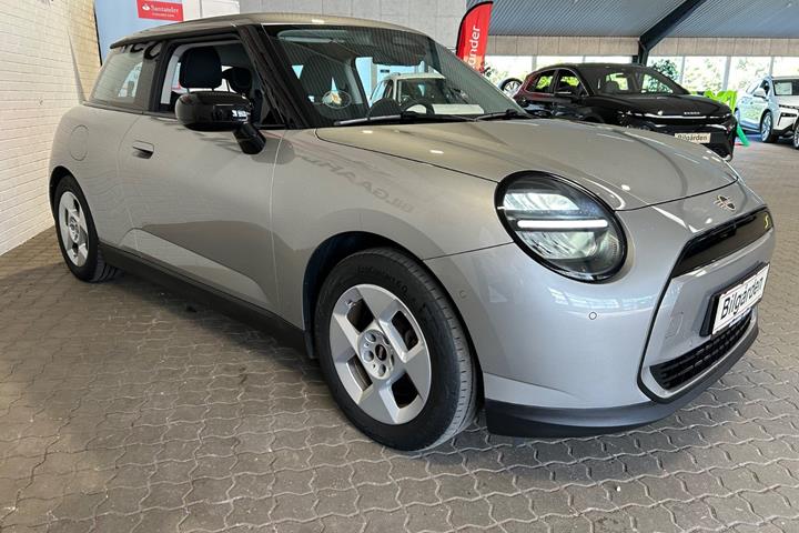 Sølv Mini Cooper SE fra 2024