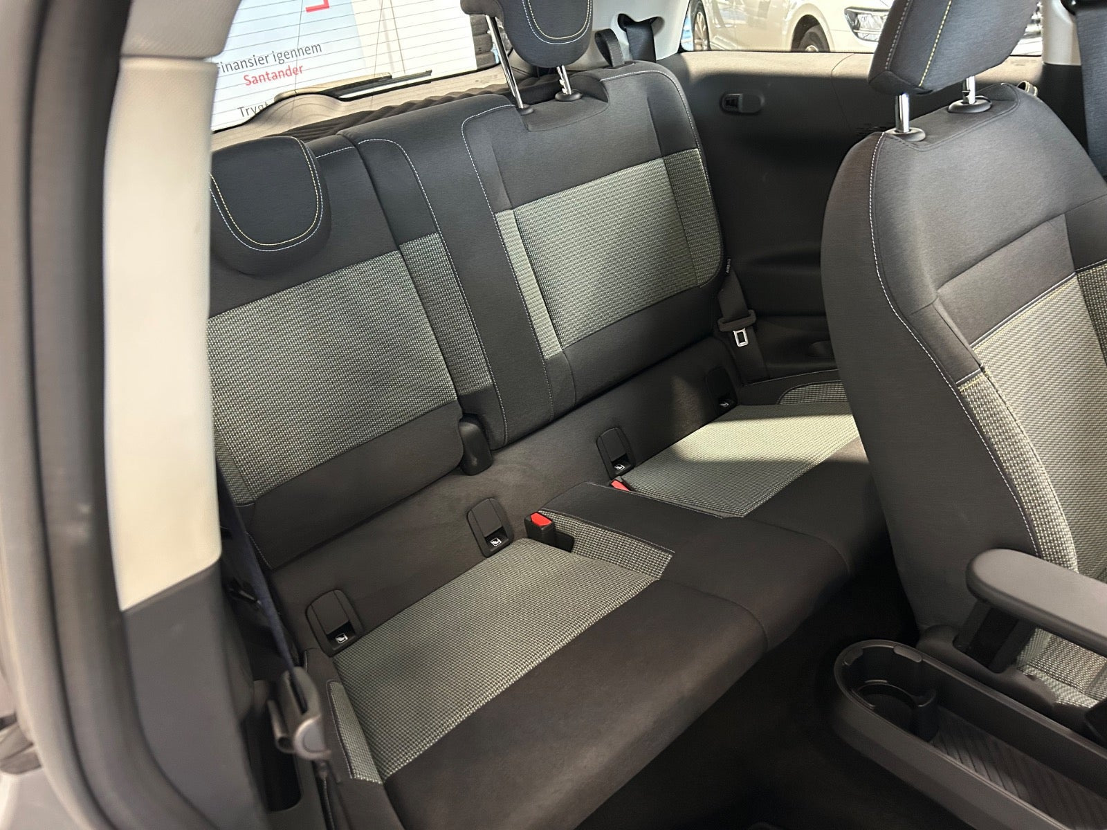 Sølv Mini Cooper SE fra 2024